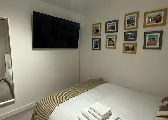 Double Bedroom With Dedicated Private Bathroom